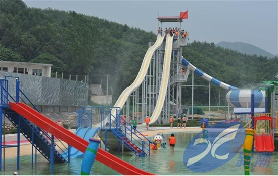 高速快速、太空盆滑梯组合